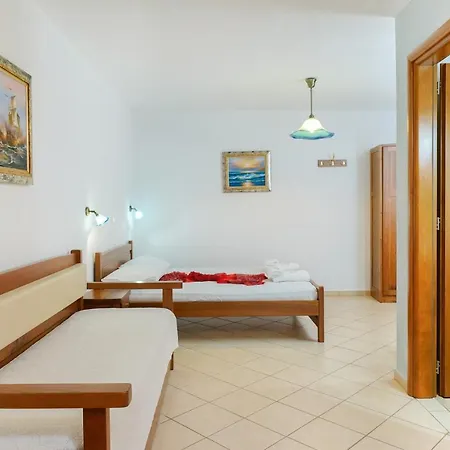 Exadas Apartman *